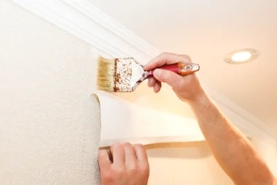 Pose de papier peint à la Coucourde — revêtements muraux et toiles de verre